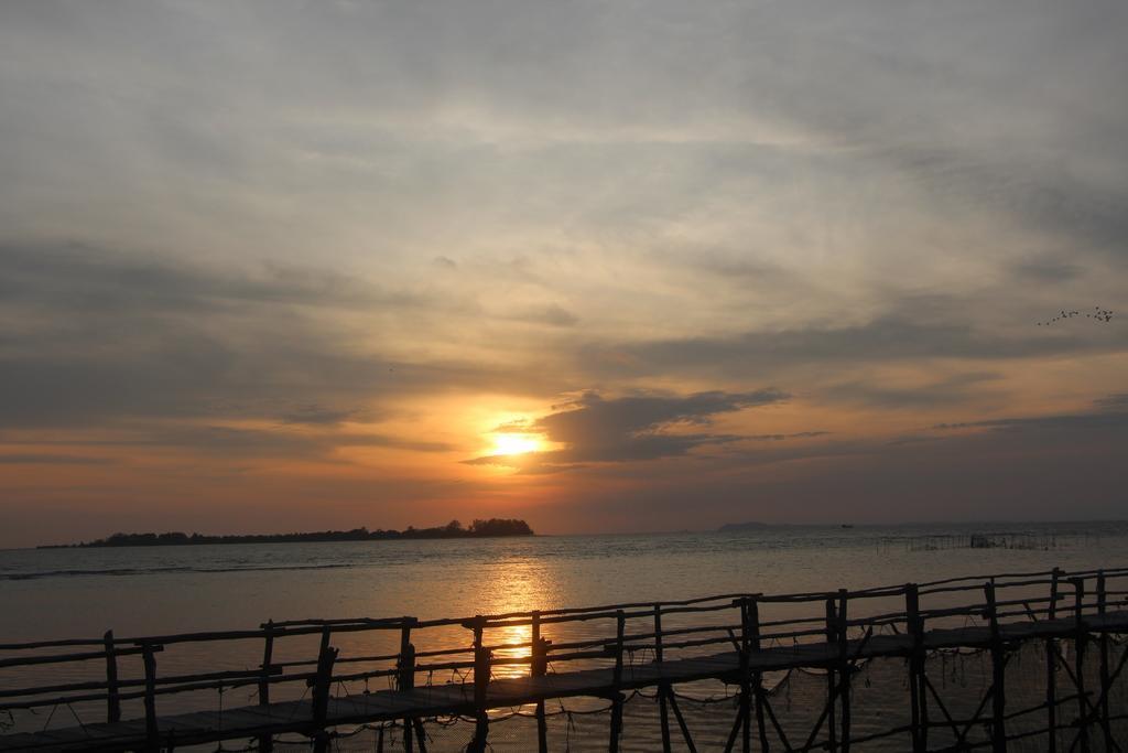 Bintan Laguna Restaurant And Resort Teluk Bakau Екстериор снимка